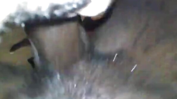 Juicy Jojo Kiss ma otwartą ostry sex erotyka dupę przed kamerą