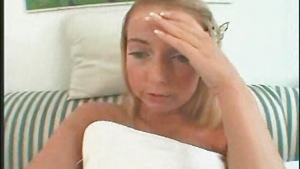 Opalona euro bimbo Alyssia Kent zerżnięta przez darmowe filmy porno erotyczne miłośnika sztuki